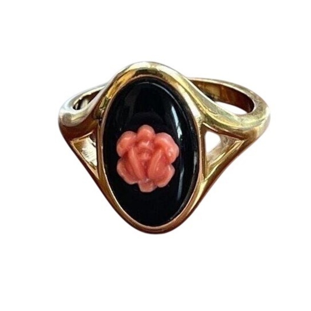 Vintage Gold Tone Black Onyx and Carved Coral Rose Ring Size 7 by Avon